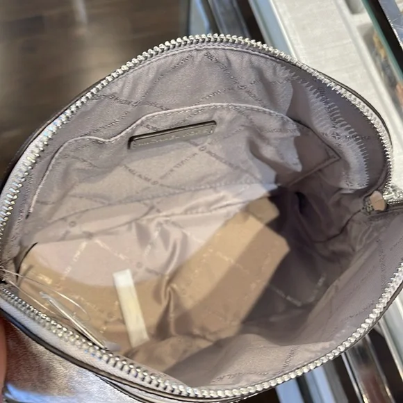 Michael Kors Jet Set Travel Medium Signature Logo Dome Crossbody Satchel NWT - Picture 15 of 16